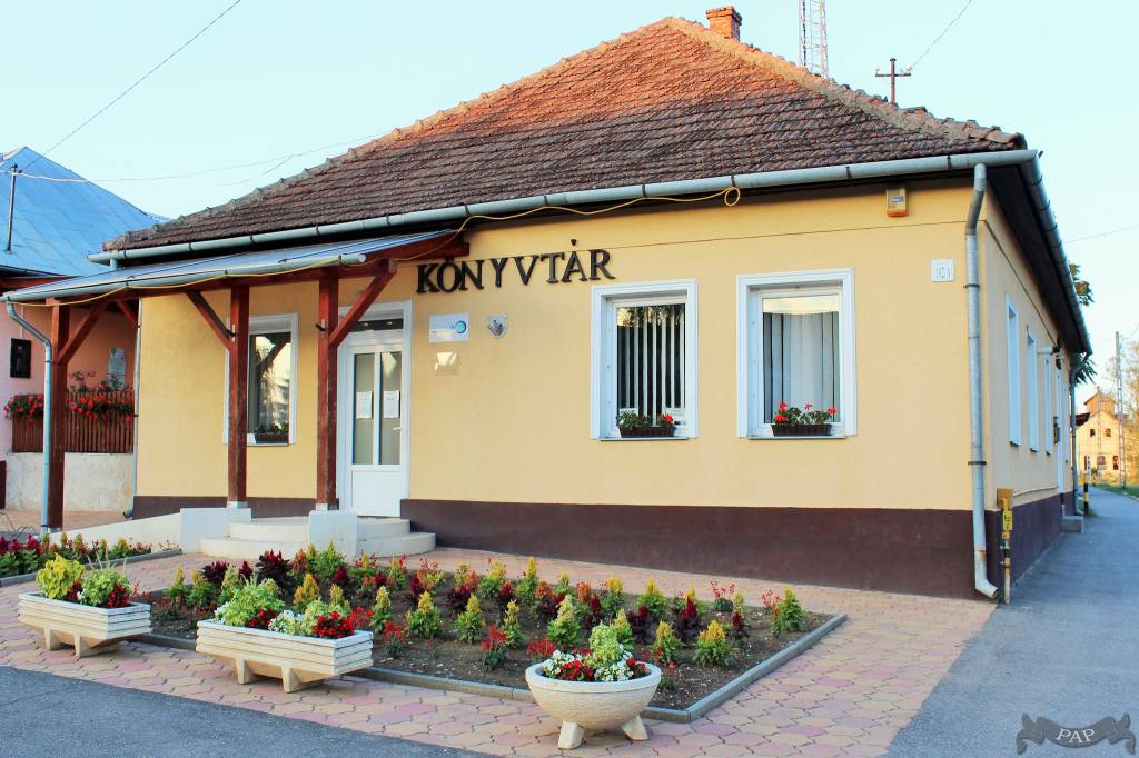 Könyvtár Könyvtár